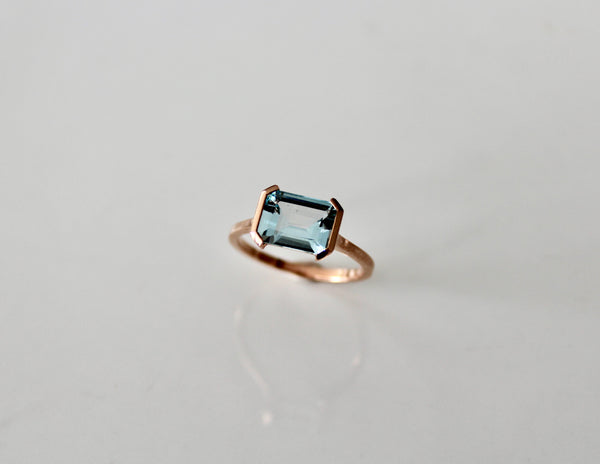 Edgy Bezel Gold Ring